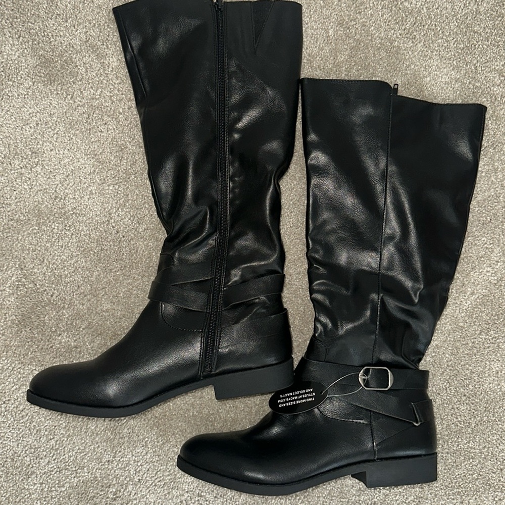 NWT Black boots